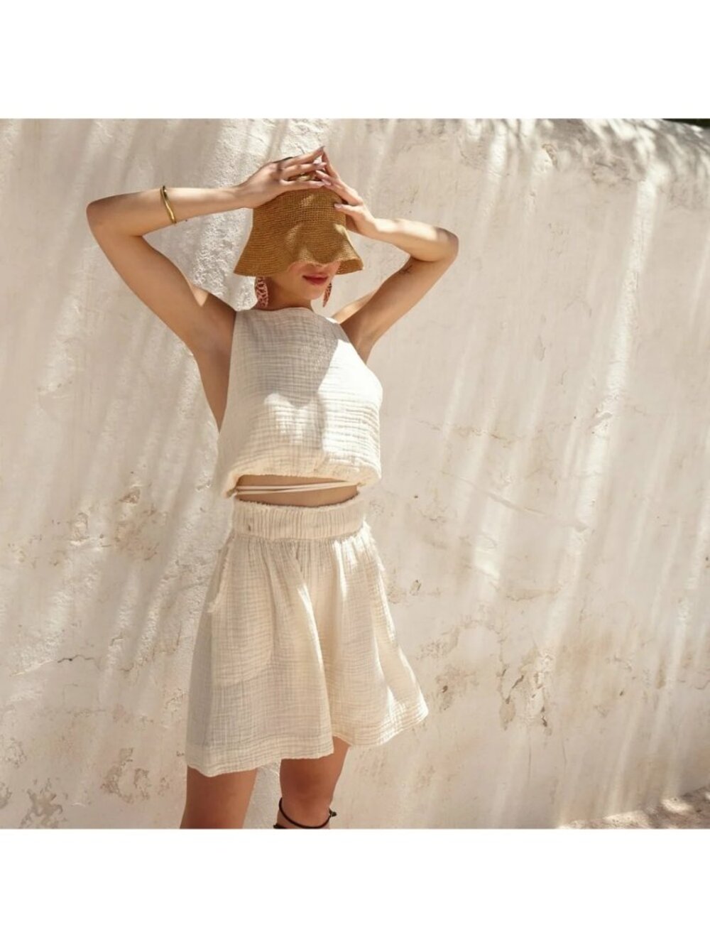 POKOLOCO IKIKIS Designs Cream Relaxed Crinkle Cotton Shorts Womens One Size